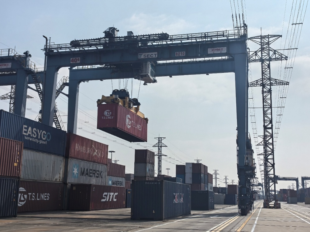 A National First! INO AIR Industrial Wireless Solution Deployed on Tire Cranes, Solving a Major Challenge for the Port Industry.