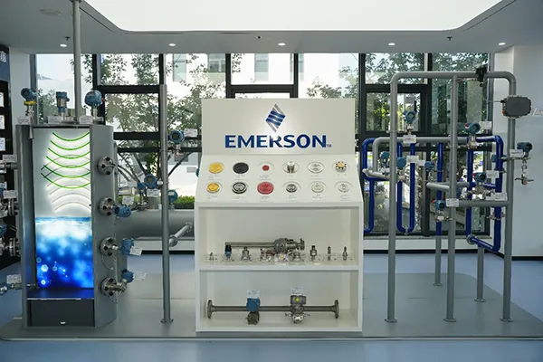 Emerson Beijing Measurement Technology Center Marks 30th Anniversary Emerson Beijing Measurement Technology Center Marks 30th Anniversary