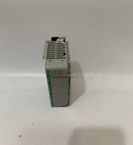 1769-OB16 Allen-Bradley SLC 500 SLC 5/05 64K Memory Controller