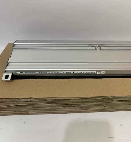 Pcd231b101 ABB 3bhe025541r0101 Communications I/O Module
