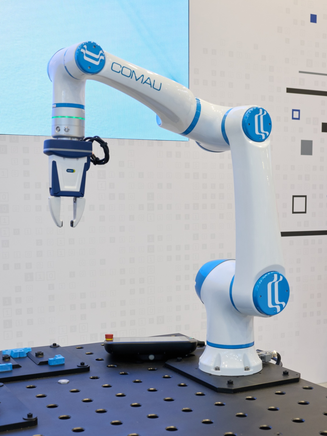 Comau participated in the 10th Italian Brand Design Exhibition: presenting a vision of the future factory through "human-centered" automation innovation.