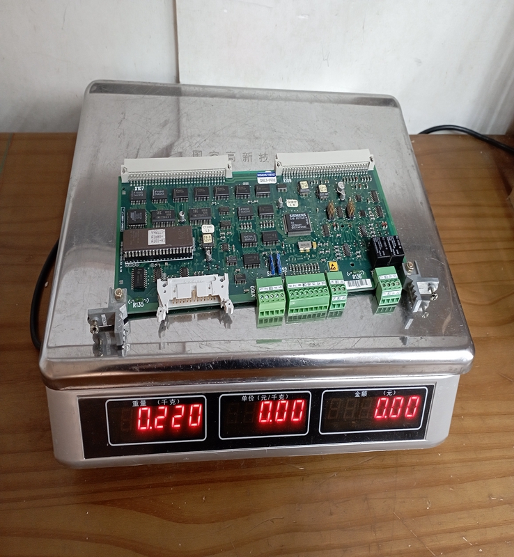 C98043-A1680-L1 C98040-A1680-P2-3-Z186 6SE7090-0XX85-1DA0 SIEMENS