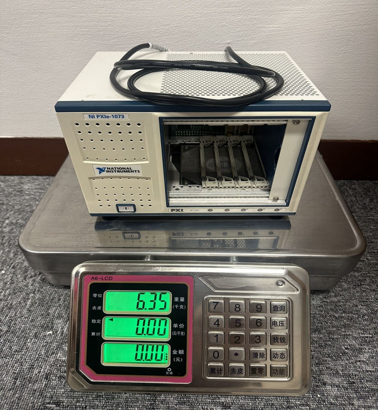 PXIE-1073 National Instruments