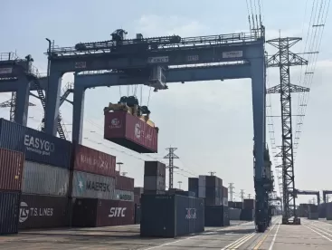 A National First! INO AIR Industrial Wireless Solution Deployed on Tire Cranes, Solving a Major Challenge for the Port Industry.